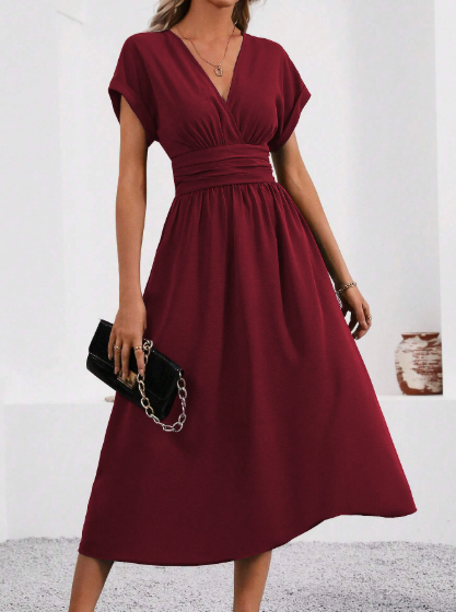 Lucyndra | Robe Midi à Taille Plissée et Décolleté en V